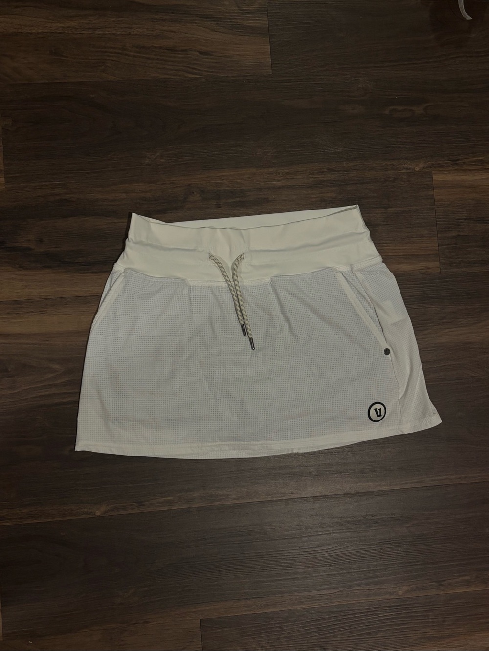 Vuori White Athletic Skort with Drawstring Waist